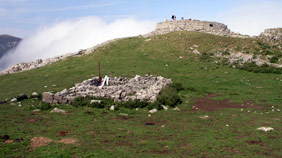 Megalitos de Azpegi y Torre romana de Urkulu